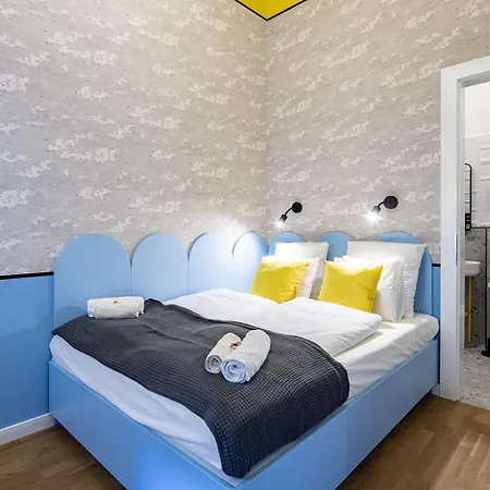 Stylish New With Ac Budapešť